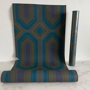 London Style Antique 1970s Wallpaper 2 Double Rolls 140 Sq Ft 21” wide Mod 70s